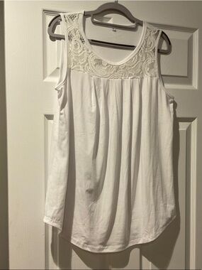 Lace Sleeveless Women's Tank Top - White